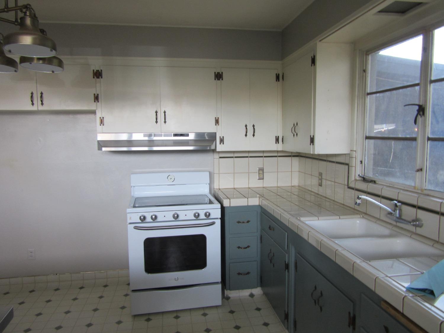1502 Ashwood Drive