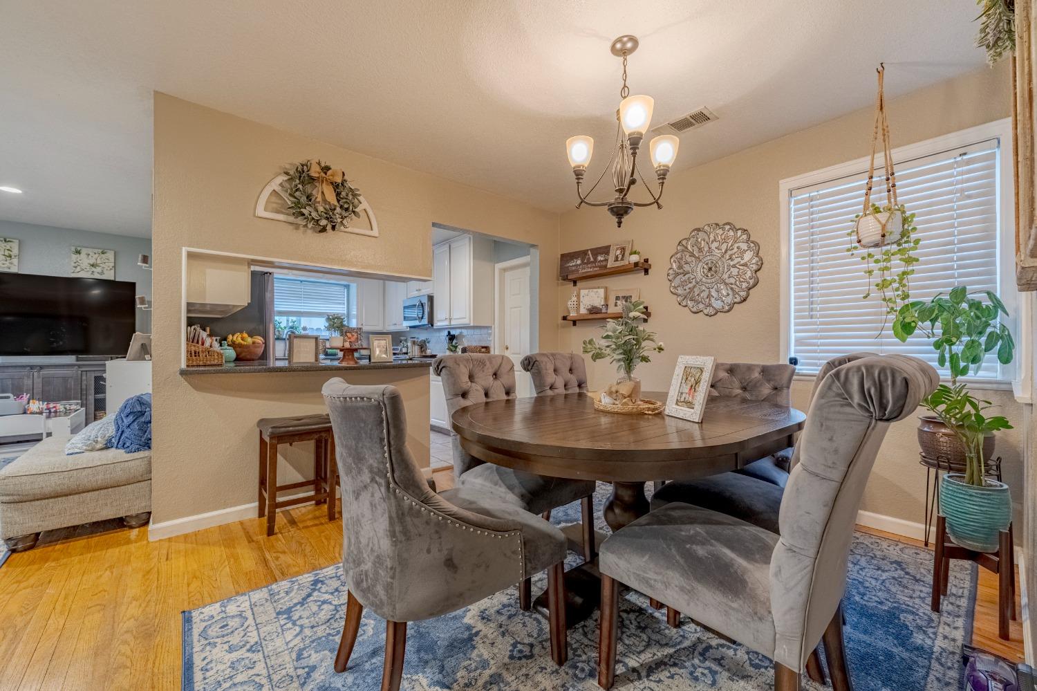 1335 Tamarack Avenue