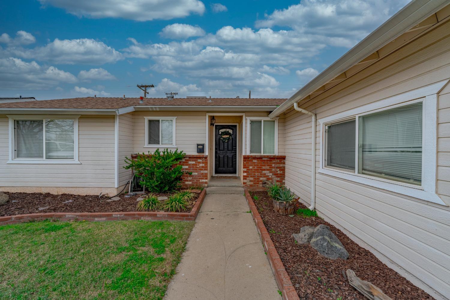 1335 Tamarack Avenue