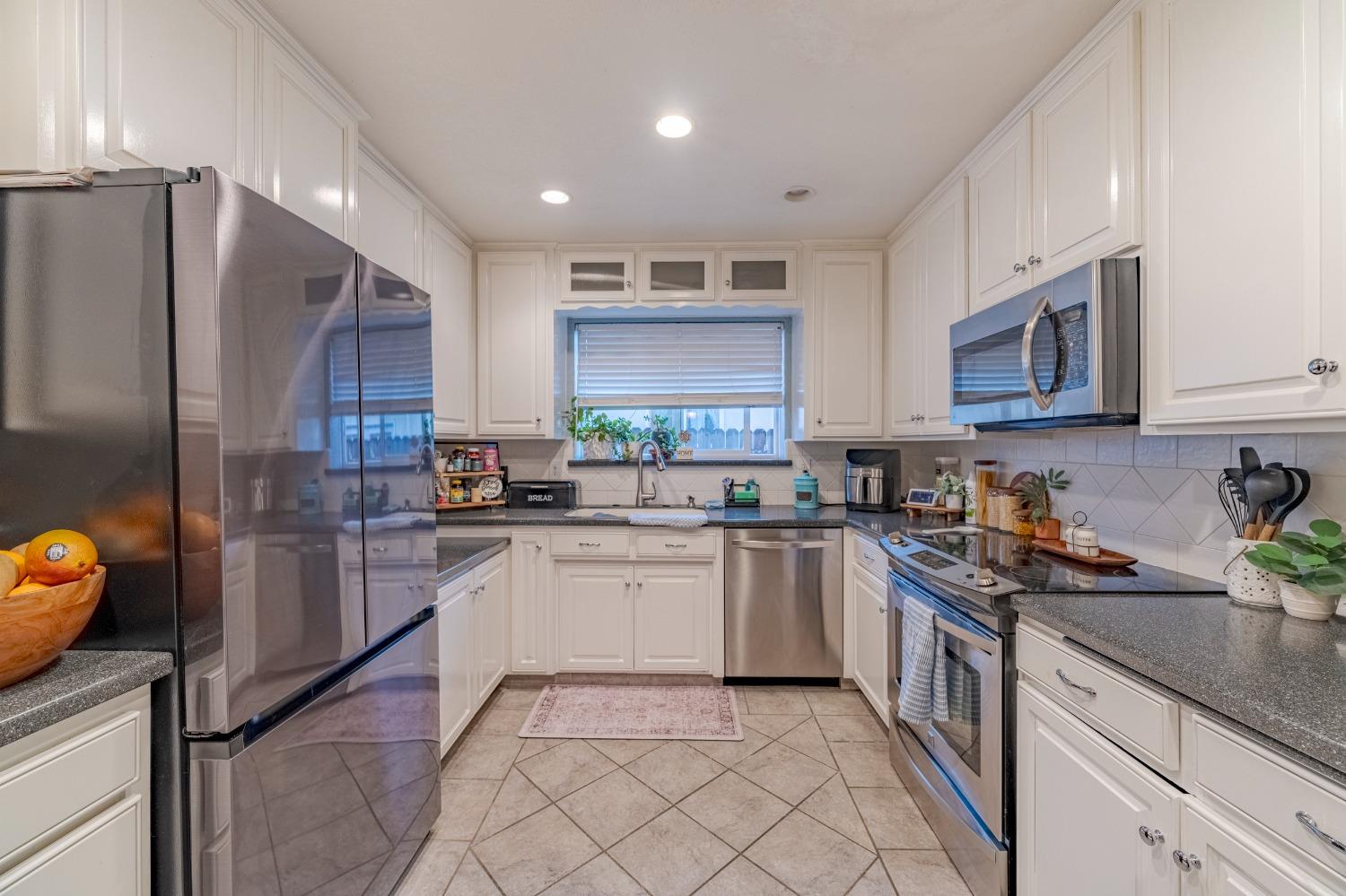 1335 Tamarack Avenue