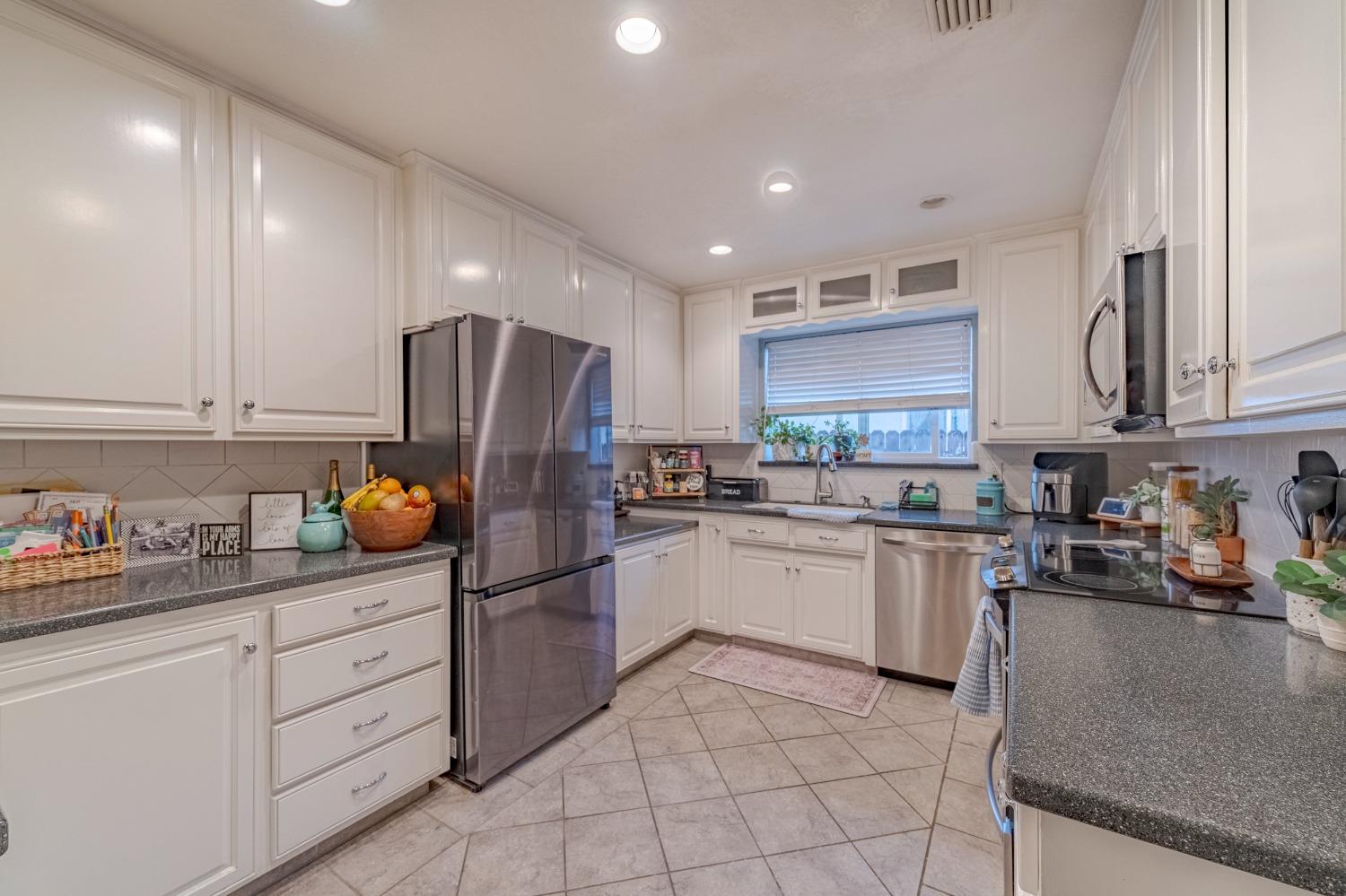 1335 Tamarack Avenue