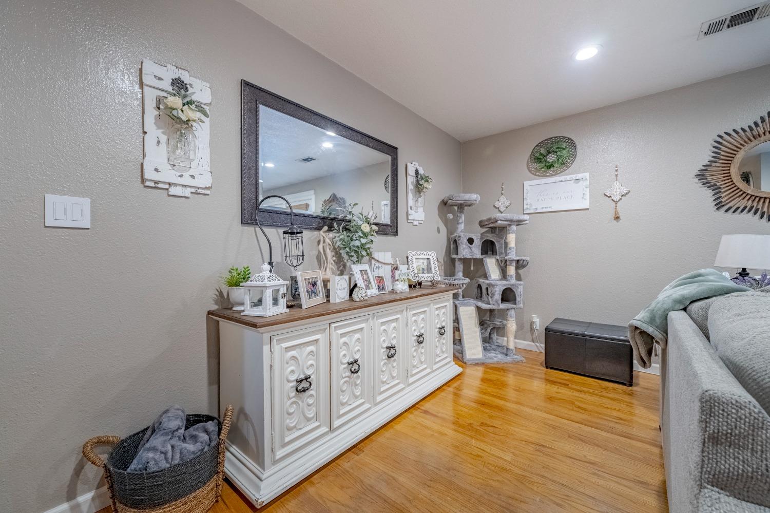 1335 Tamarack Avenue