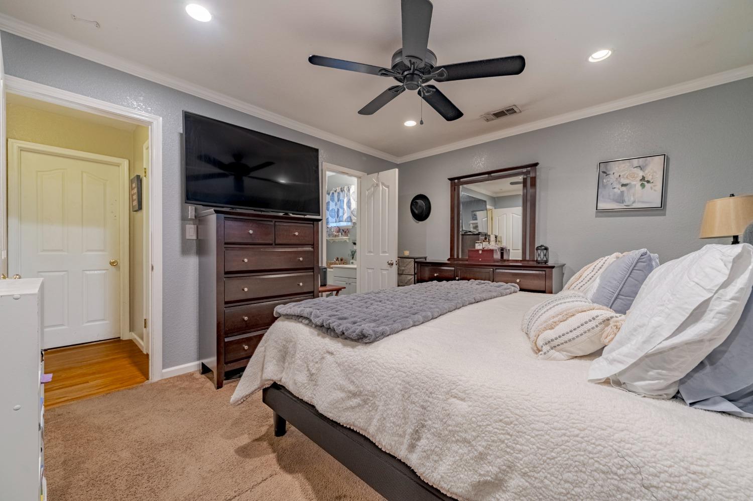 1335 Tamarack Avenue