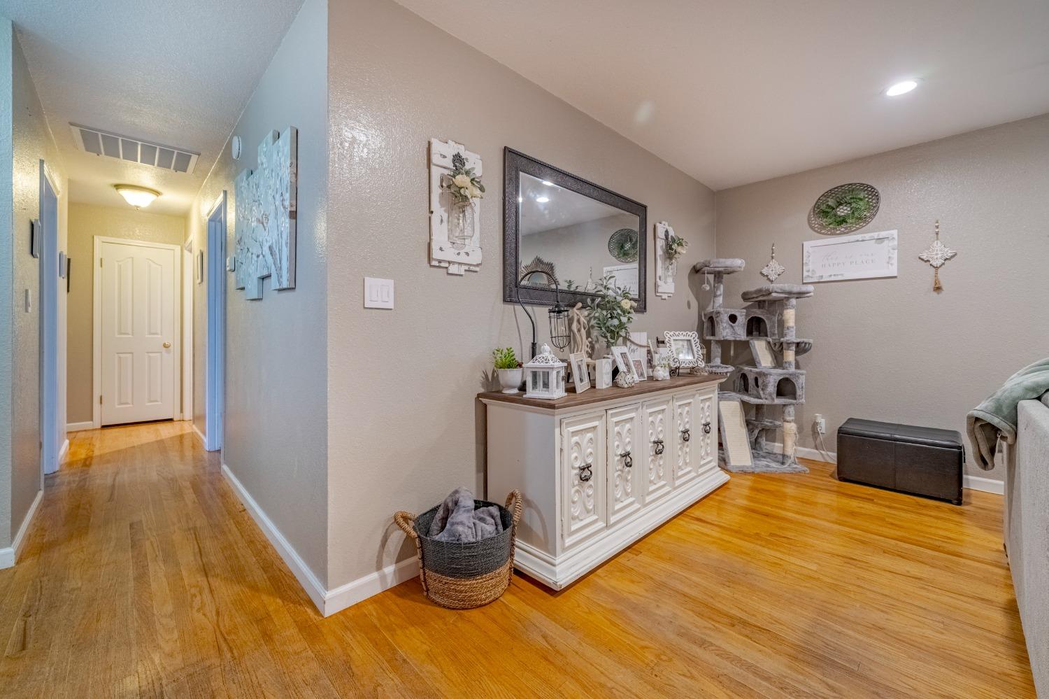 1335 Tamarack Avenue