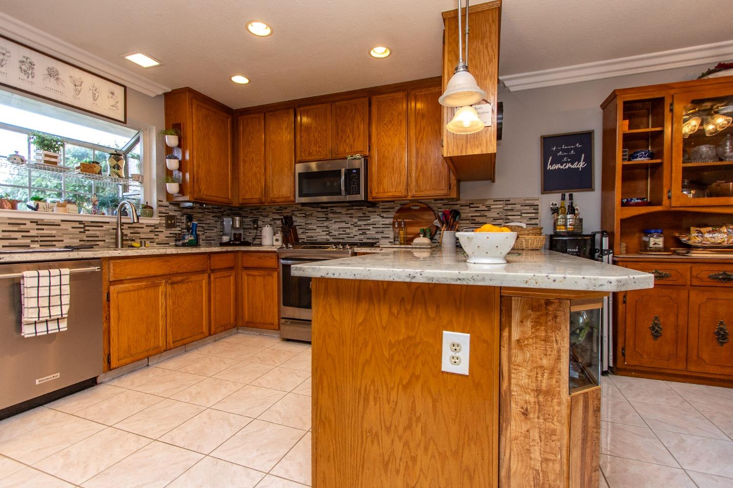 1732 Tartarian Way