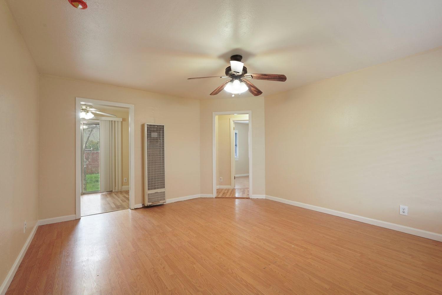 12 N Gertrude Avenue