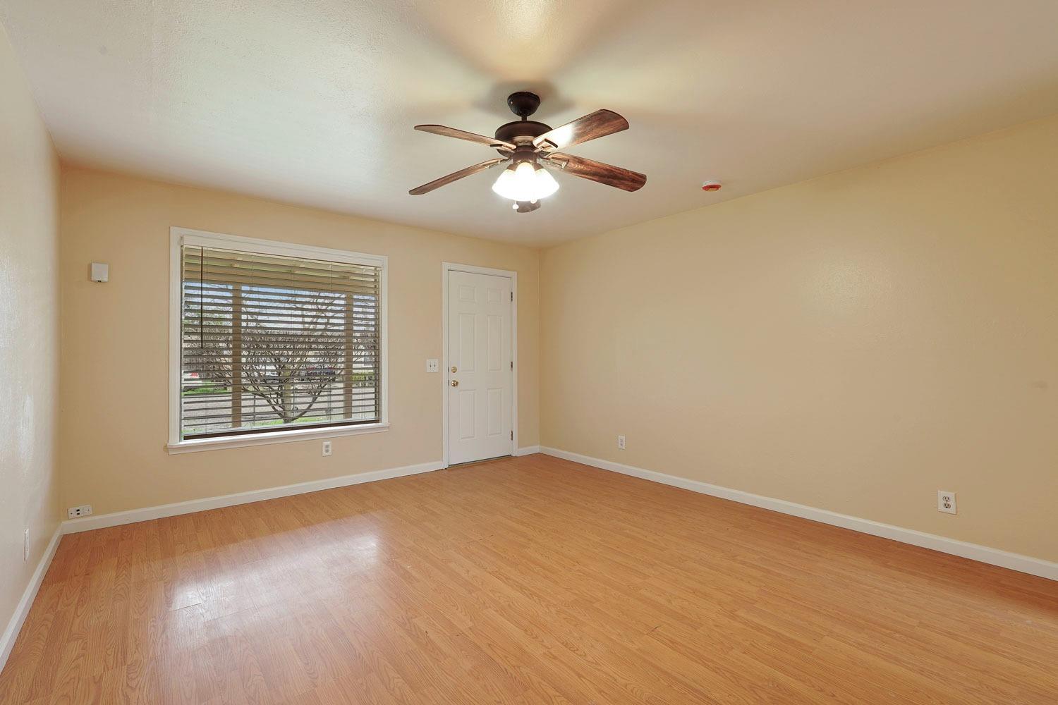 12 N Gertrude Avenue