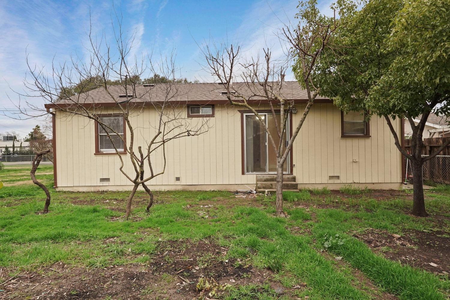 12 N Gertrude Avenue