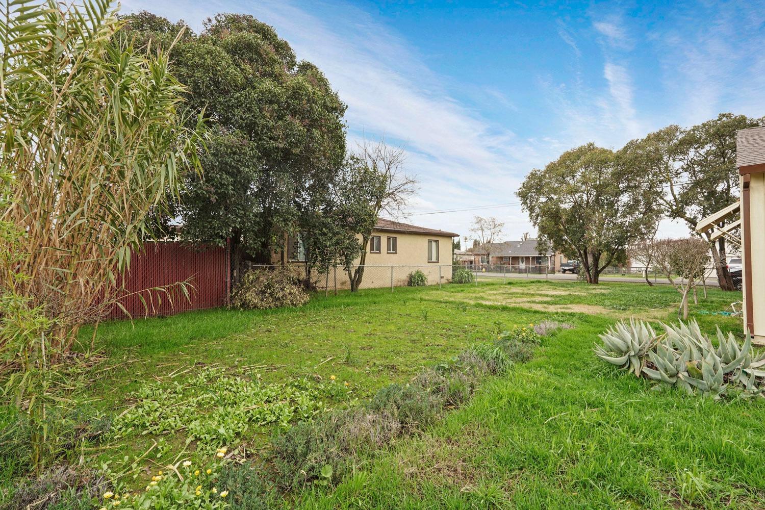 12 N Gertrude Avenue