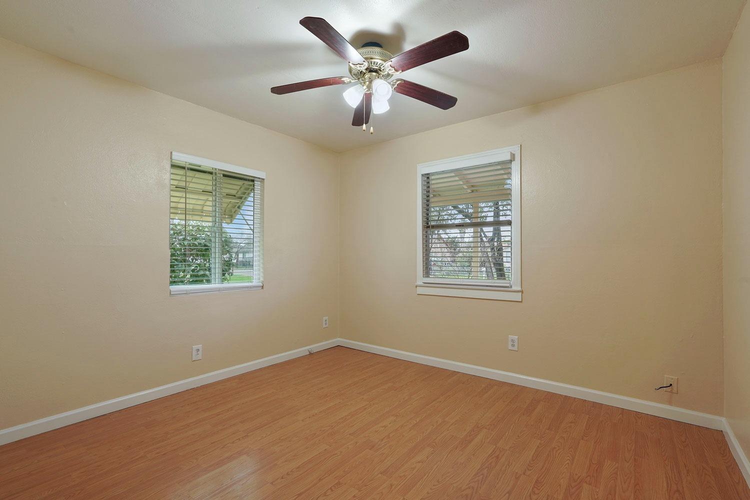 12 N Gertrude Avenue