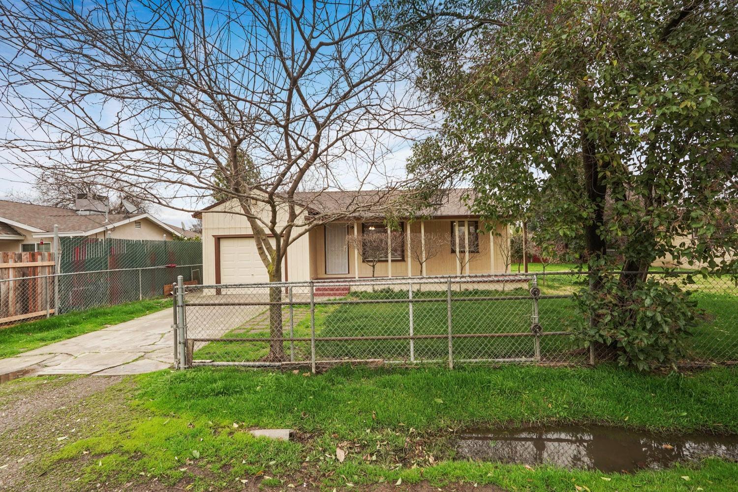 12 N Gertrude Avenue