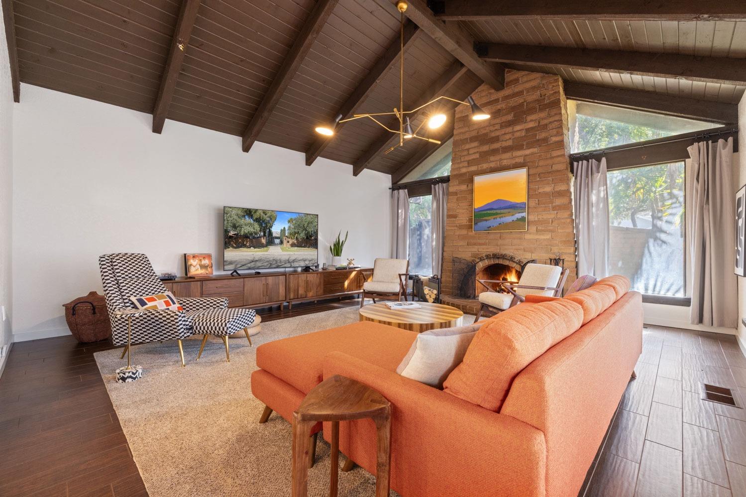 591 E Tuolumne Road