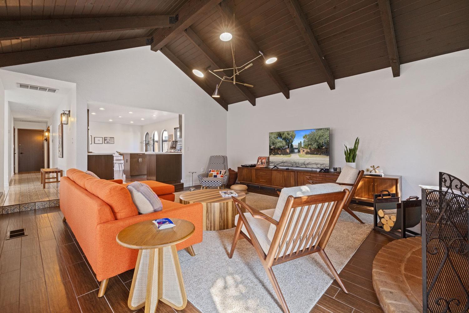 591 E Tuolumne Road