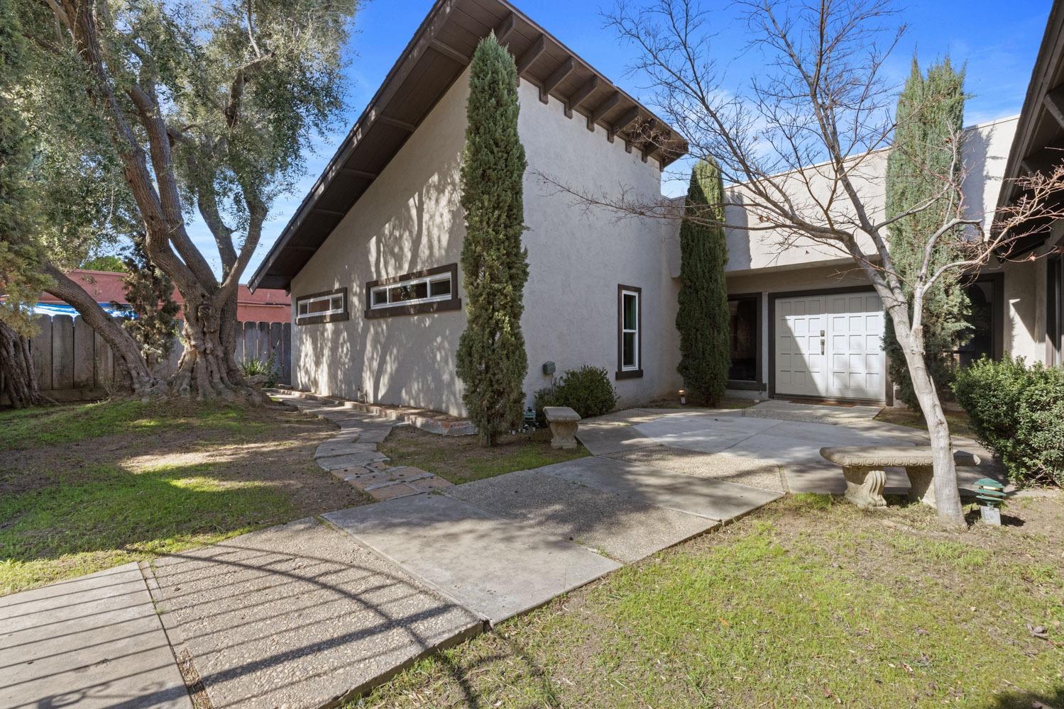 591 E Tuolumne Road