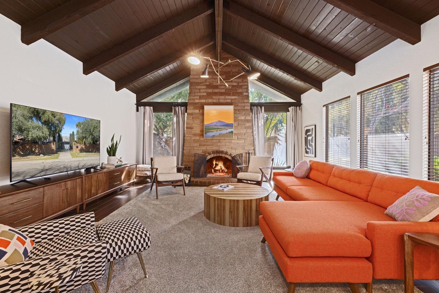 591 E Tuolumne Road