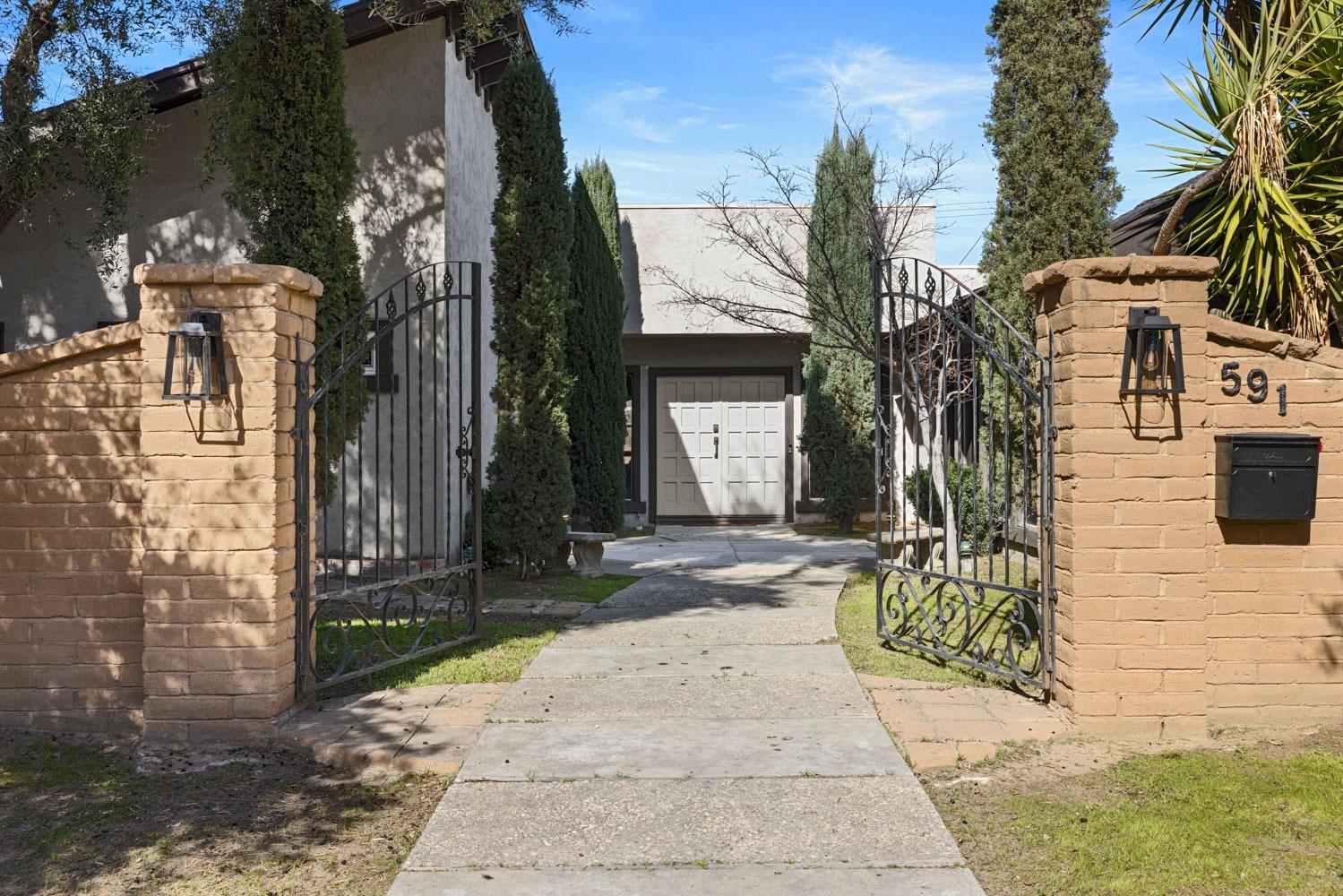 591 E Tuolumne Road