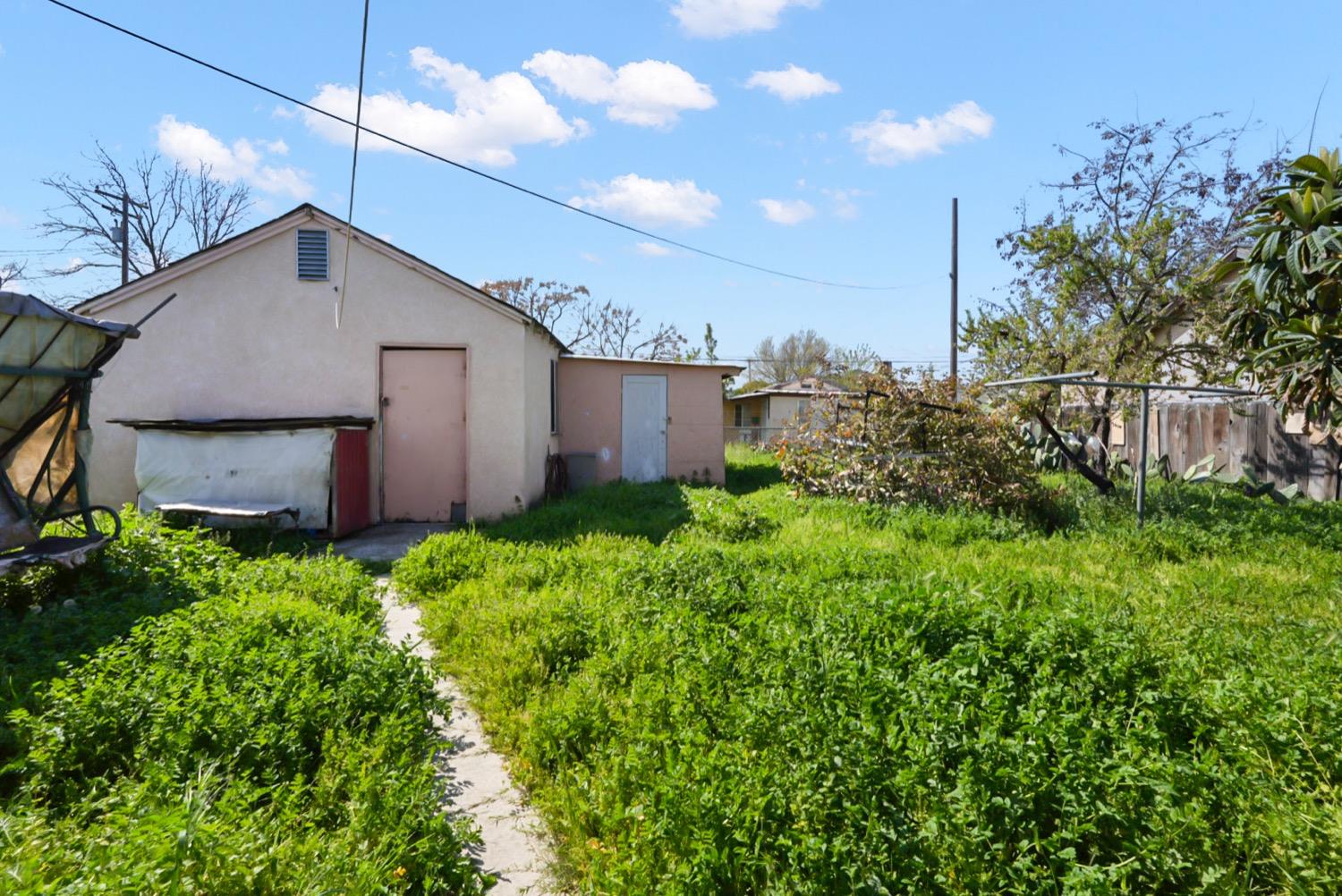 3609 Tamarack Avenue