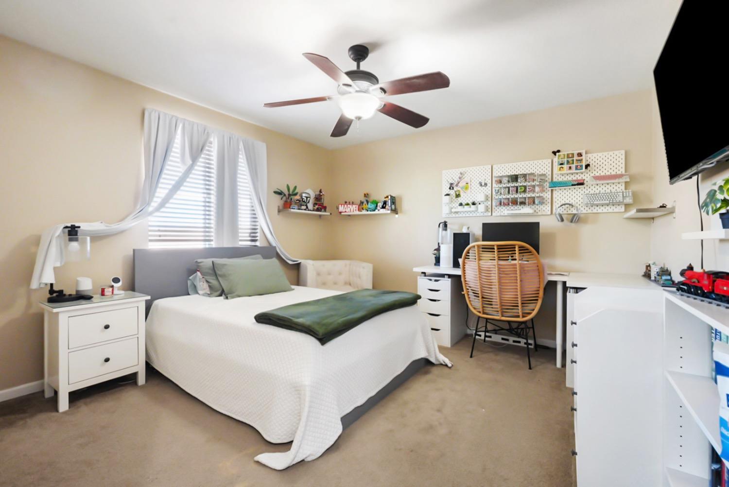 15979 Crescent Park Circle