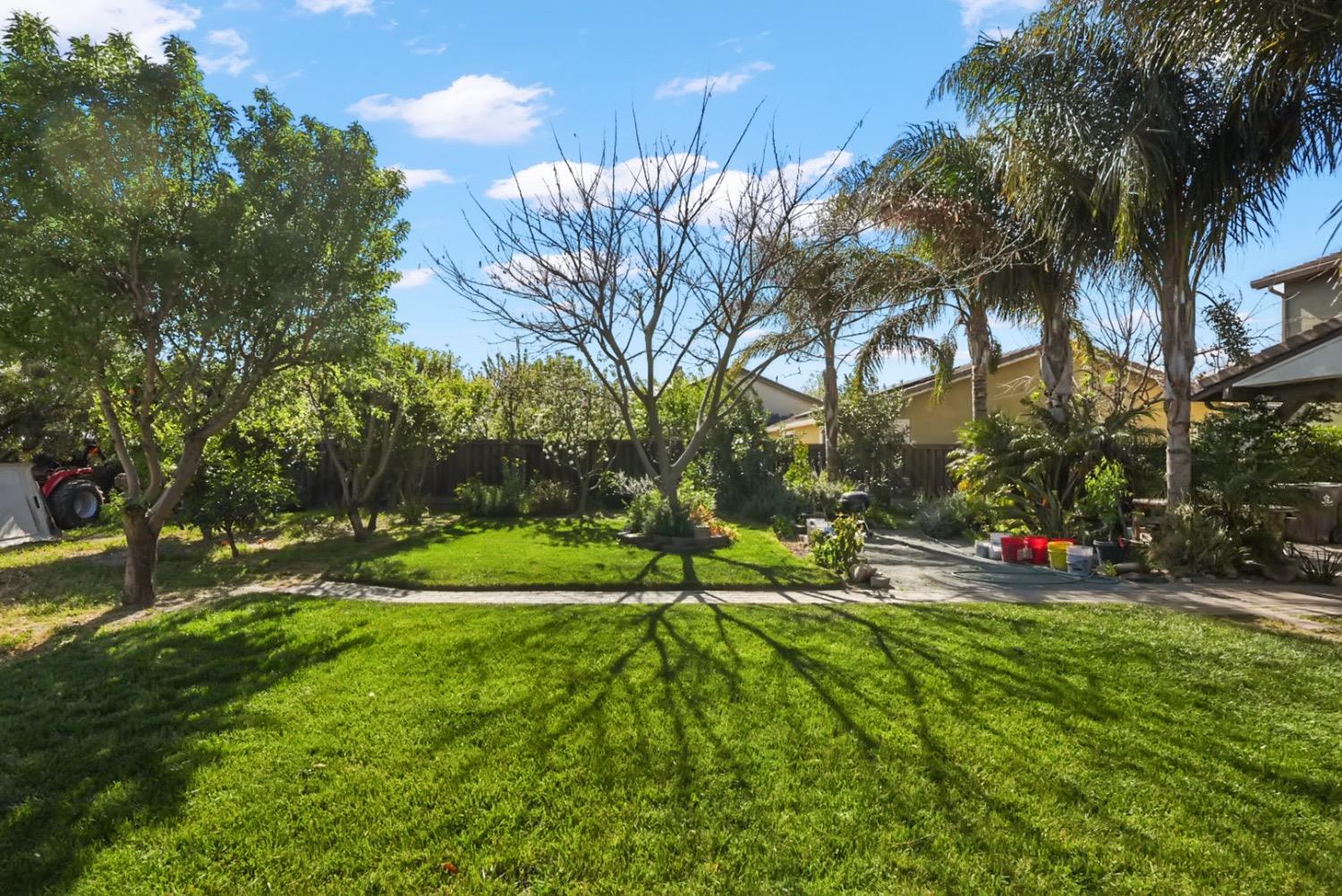 15979 Crescent Park Circle