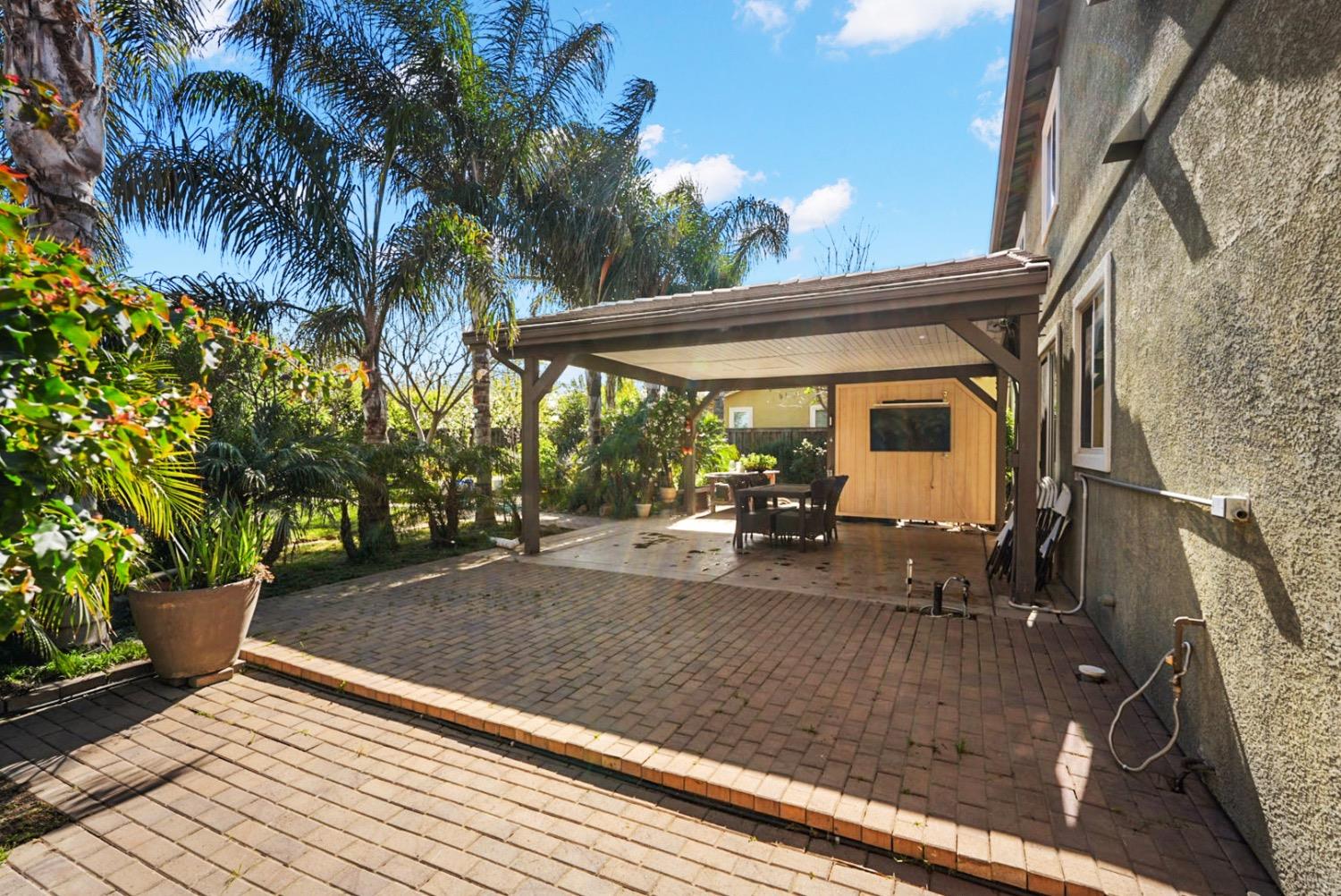 15979 Crescent Park Circle