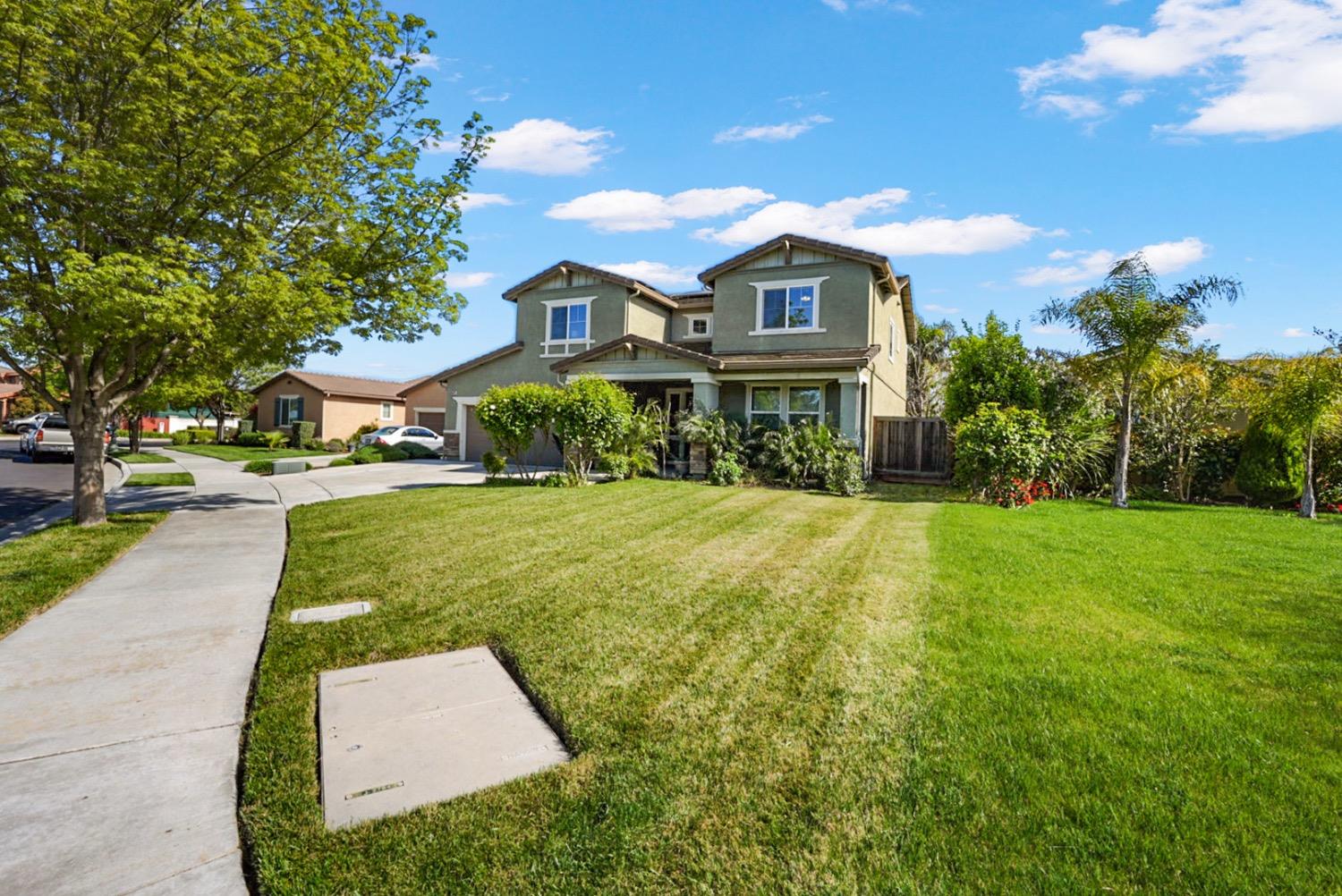 15979 Crescent Park Circle