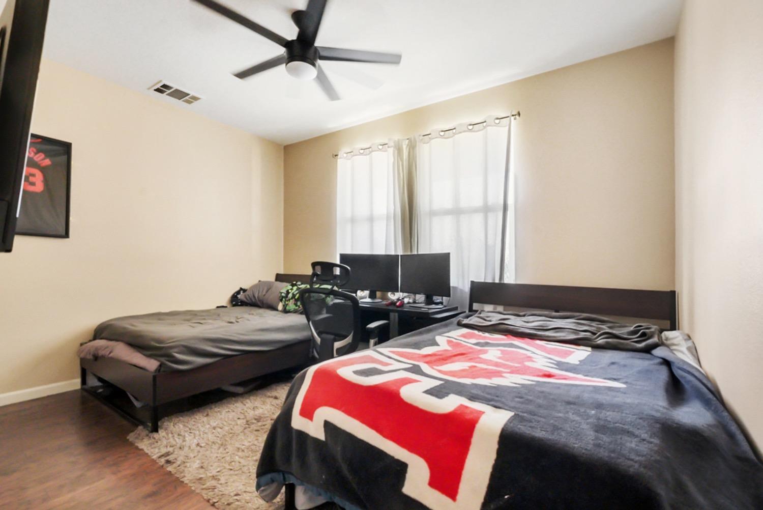 15979 Crescent Park Circle