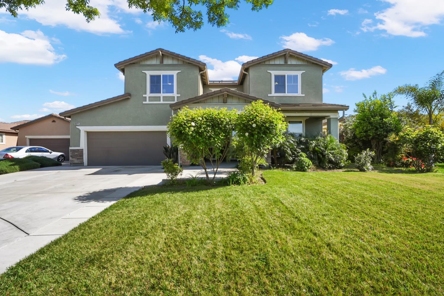 15979 Crescent Park Circle