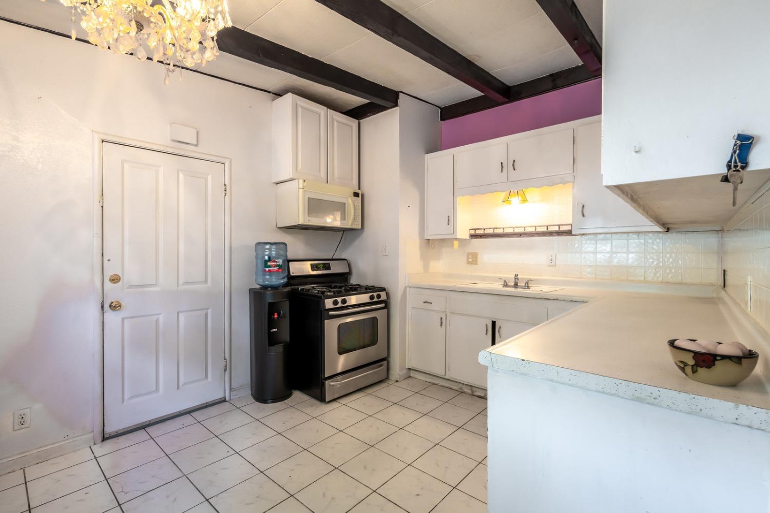 10041 Griffith Street