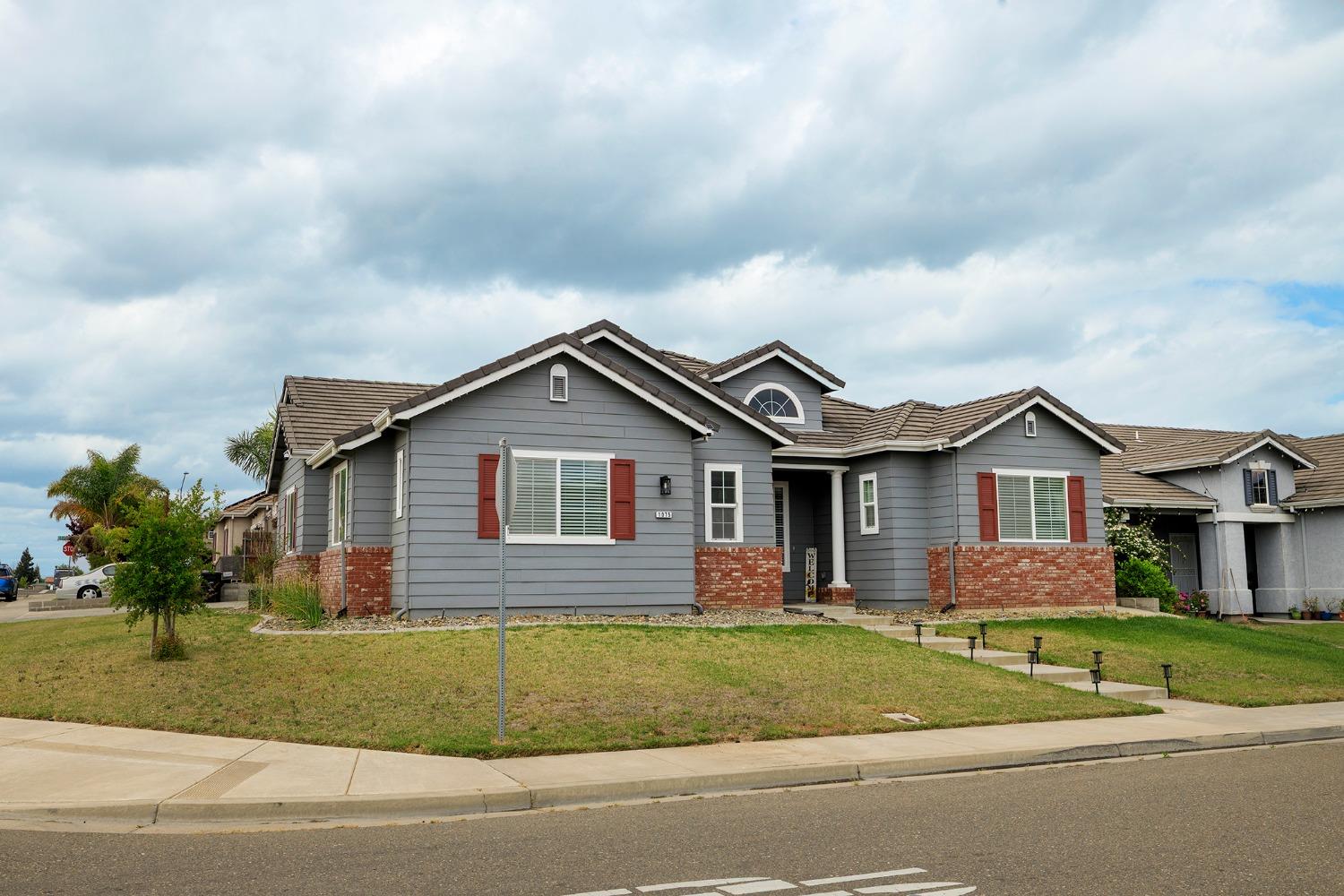 1075 Dallas Drive
