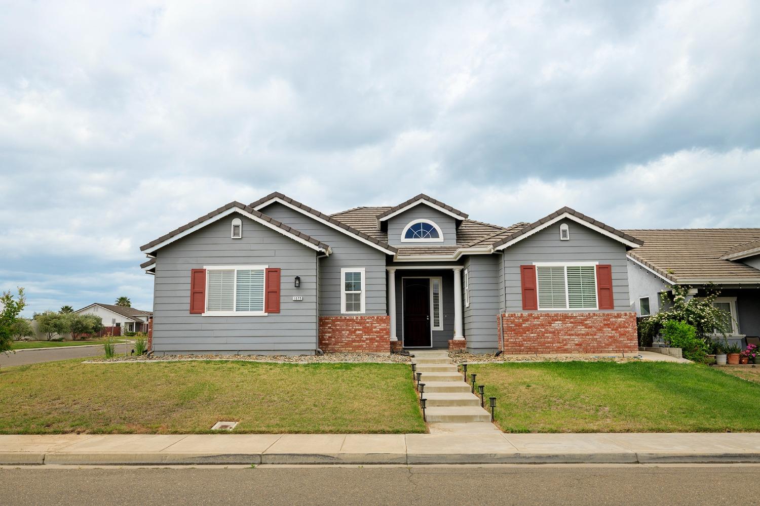 1075 Dallas Drive