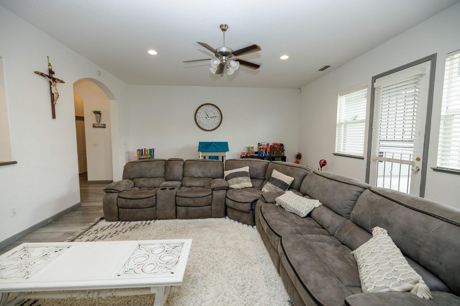 1075 Dallas Drive