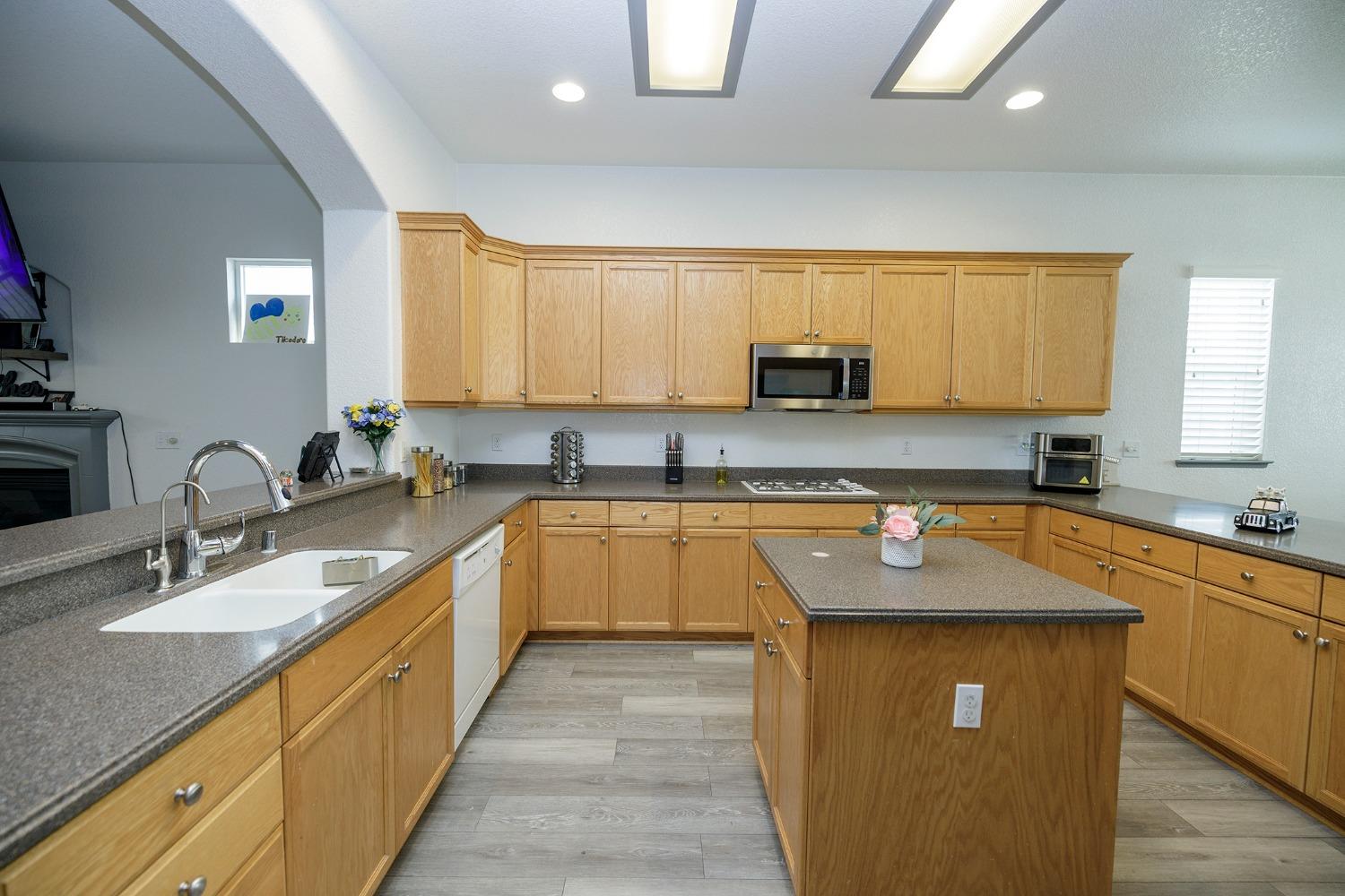 1075 Dallas Drive