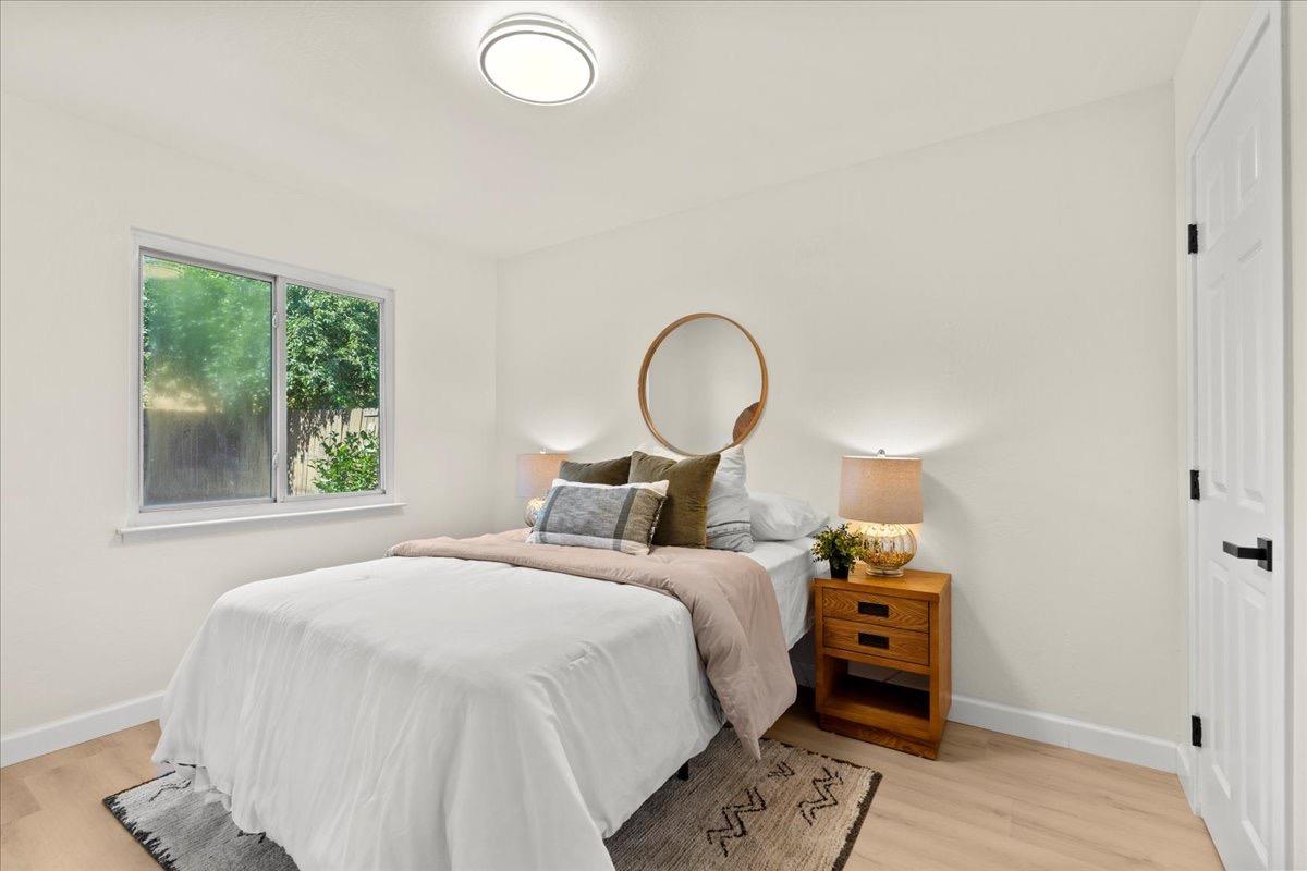 453 Arcade Boulevard