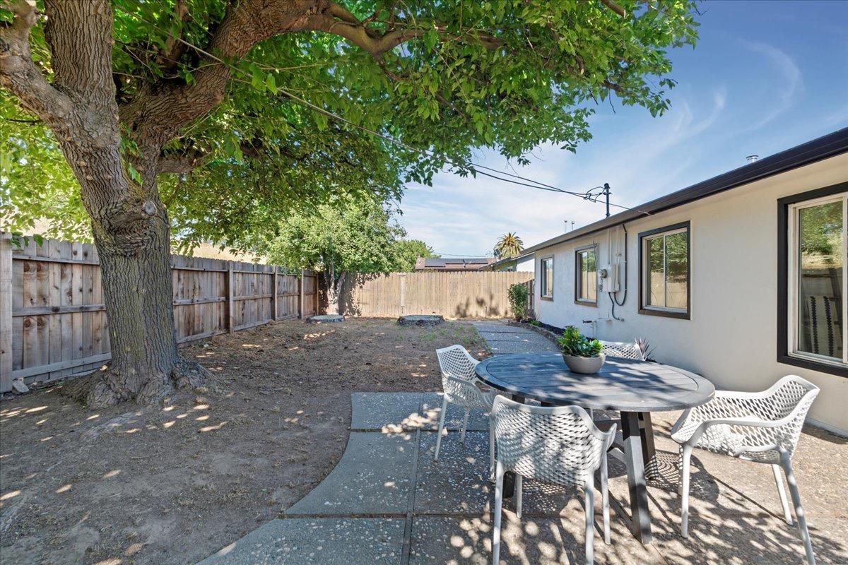 453 Arcade Boulevard