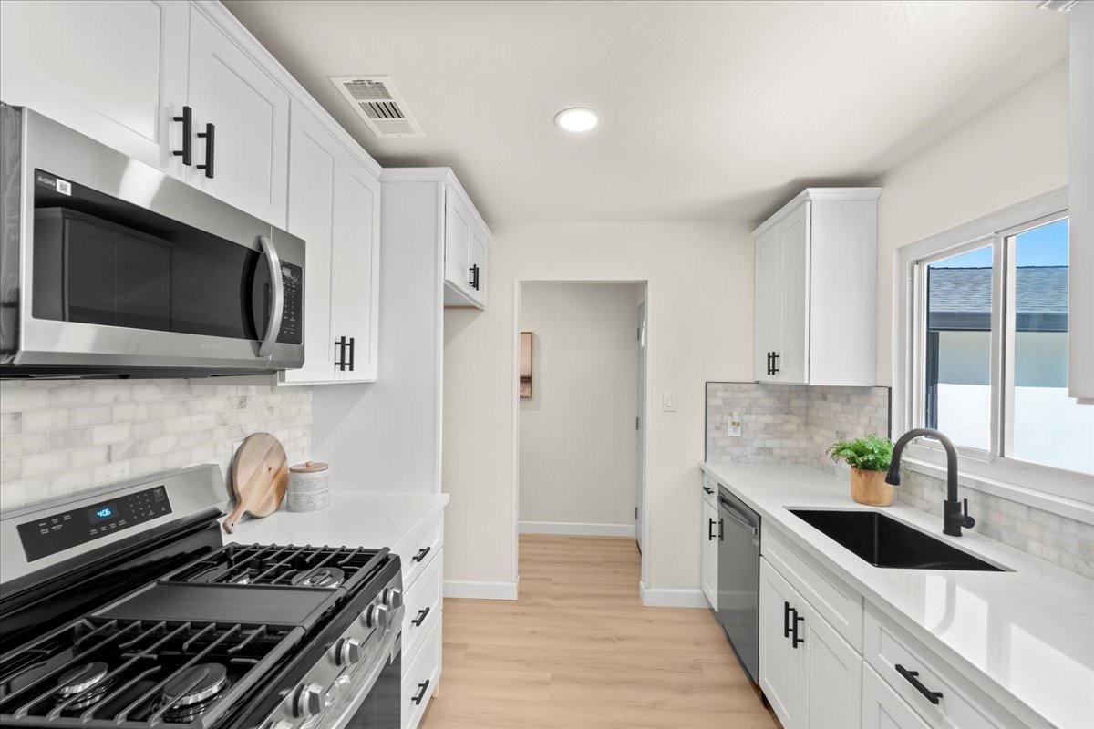 453 Arcade Boulevard