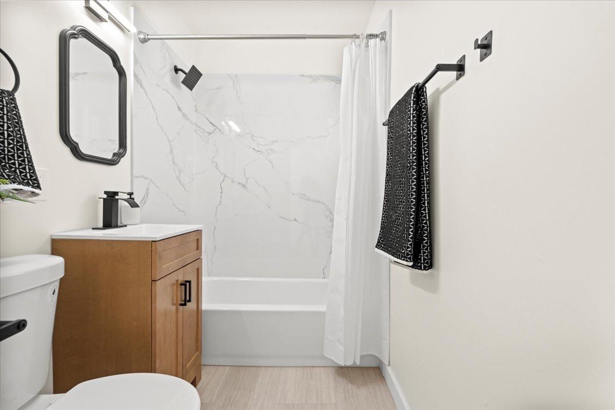 453 Arcade Boulevard