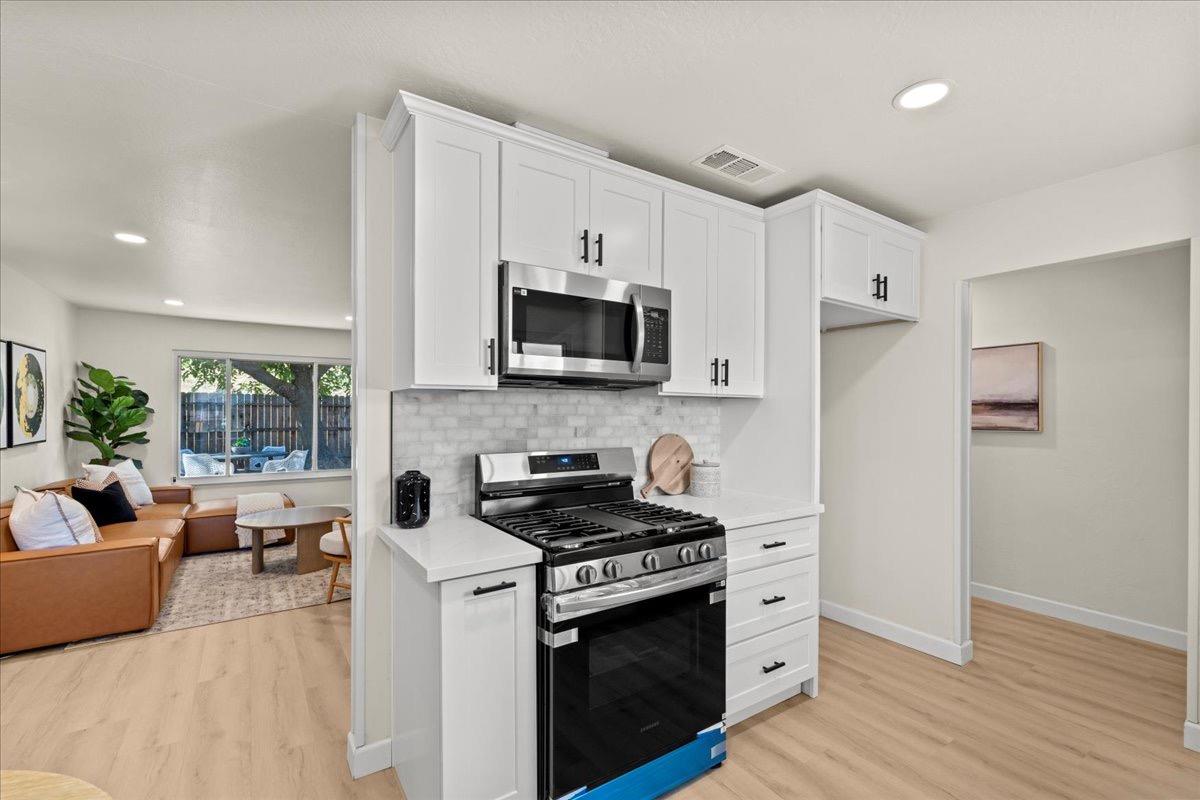 453 Arcade Boulevard