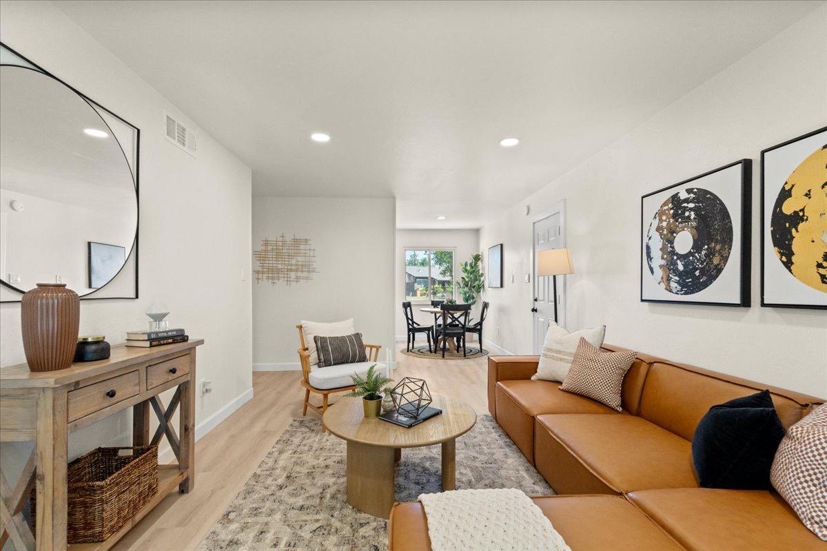 453 Arcade Boulevard