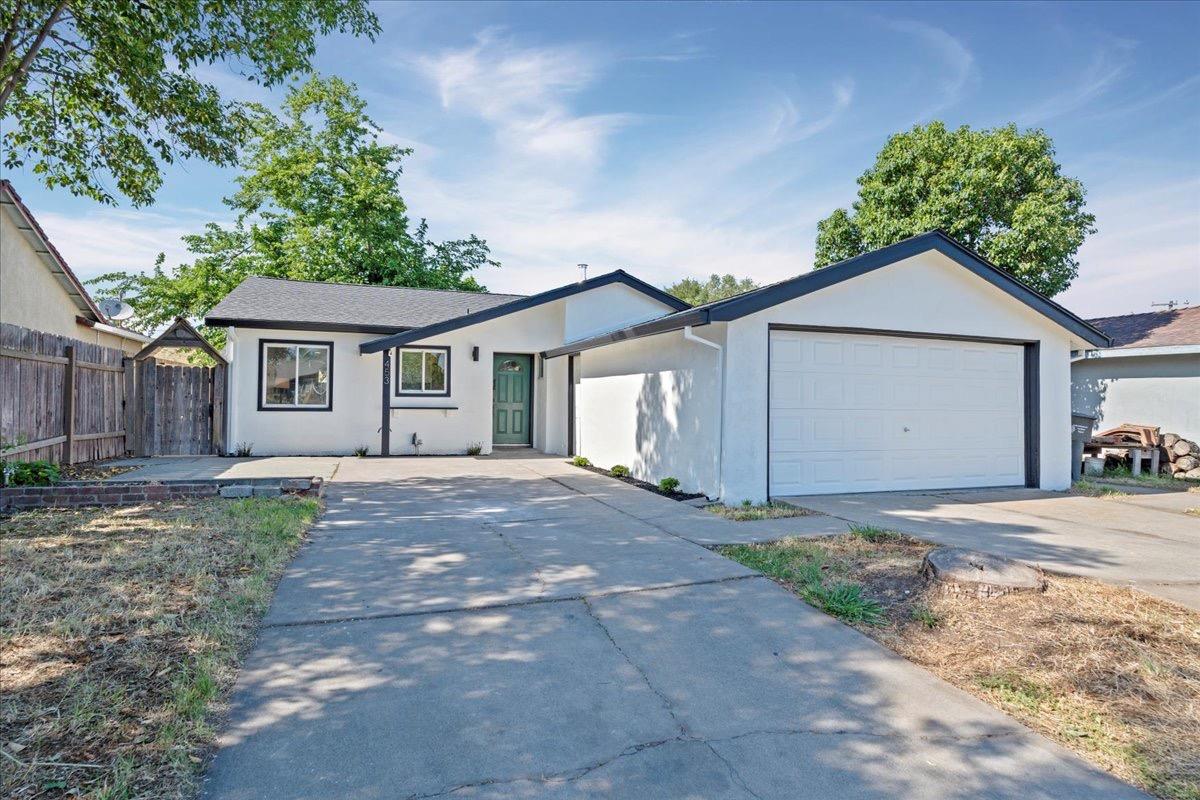 453 Arcade Boulevard