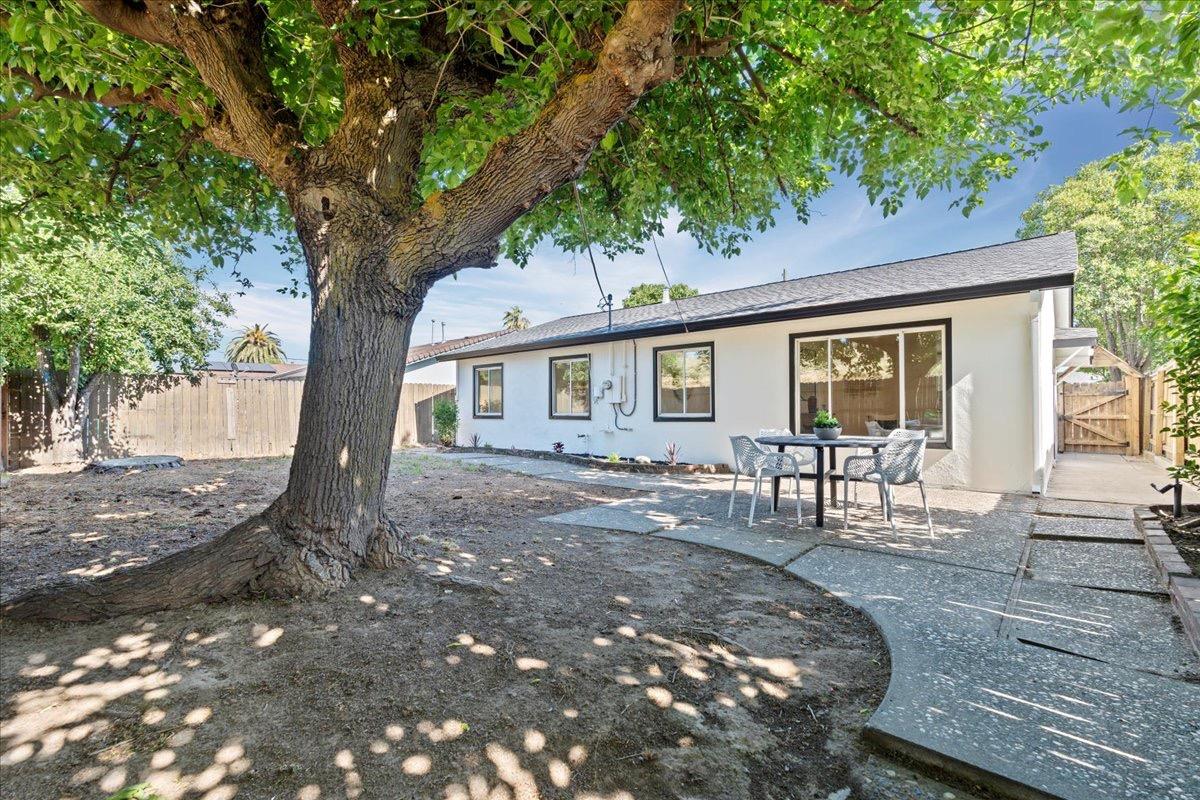 453 Arcade Boulevard