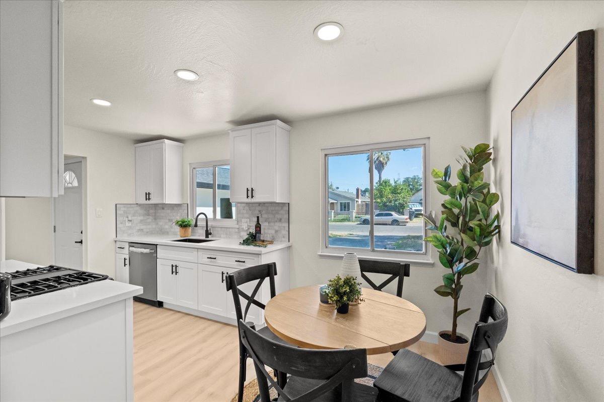 453 Arcade Boulevard