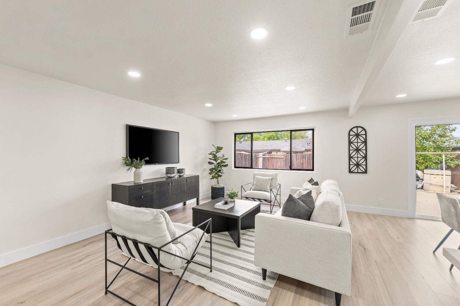 2407 Cordova Lane