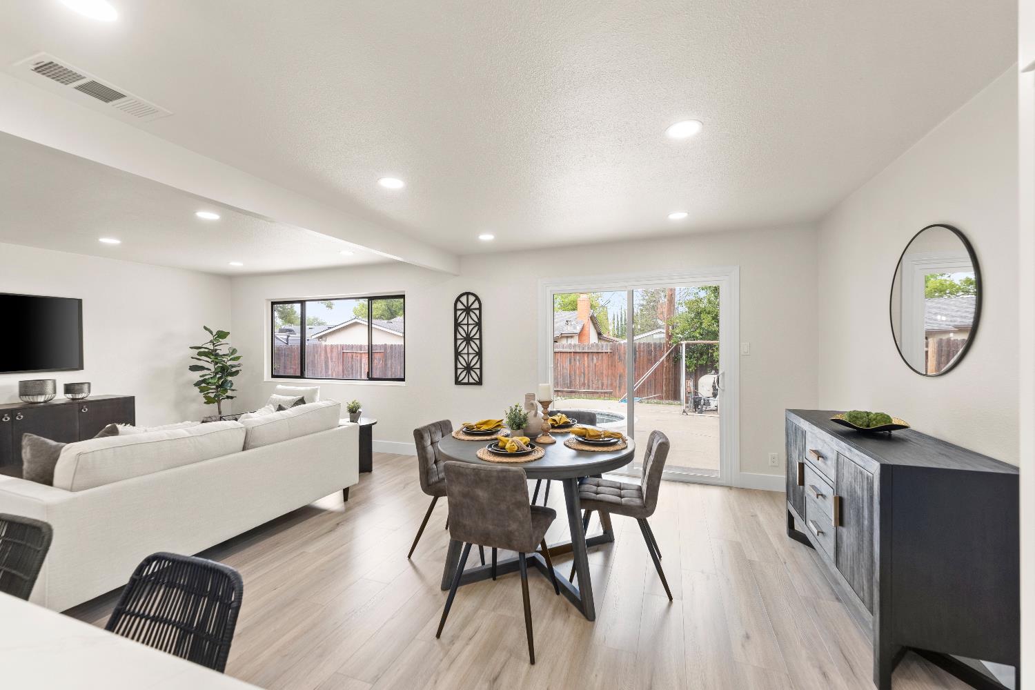 2407 Cordova Lane