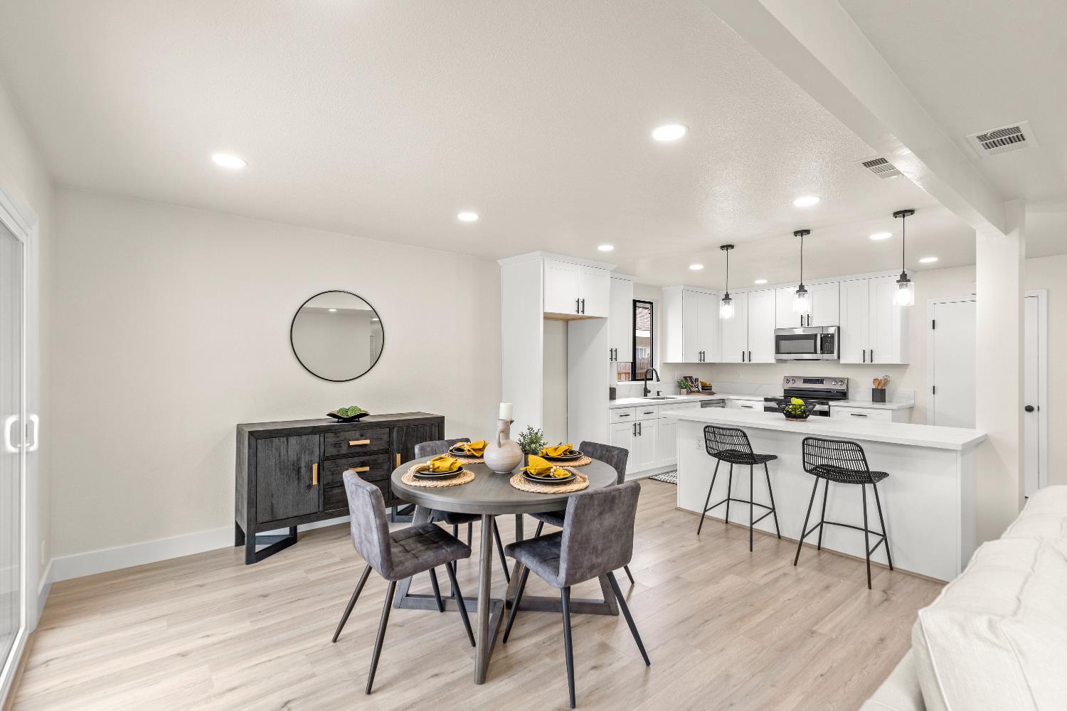2407 Cordova Lane