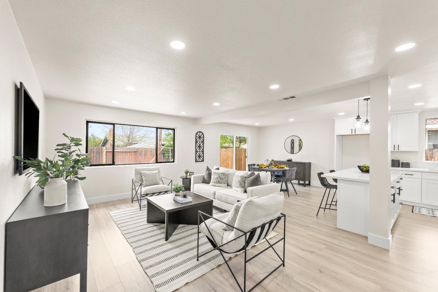 2407 Cordova Lane
