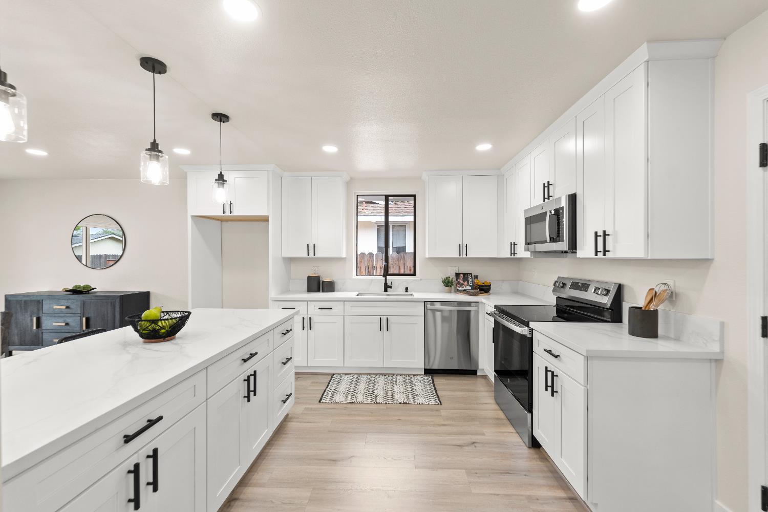2407 Cordova Lane