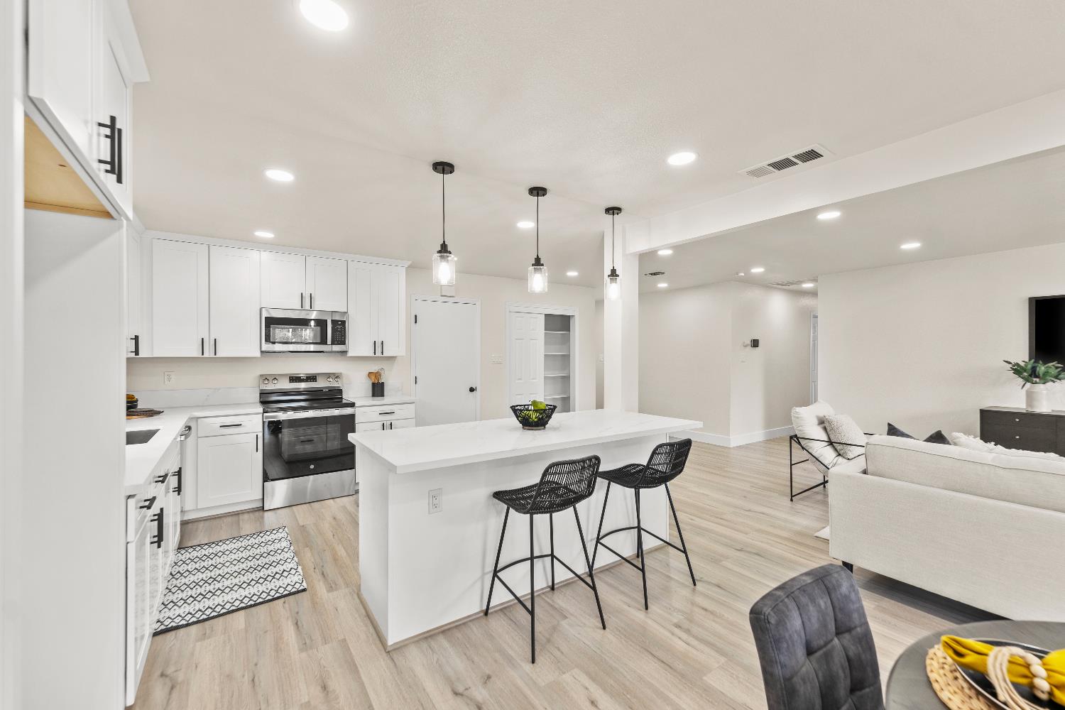 2407 Cordova Lane