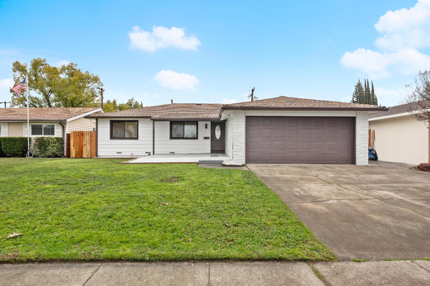 2407 Cordova Lane