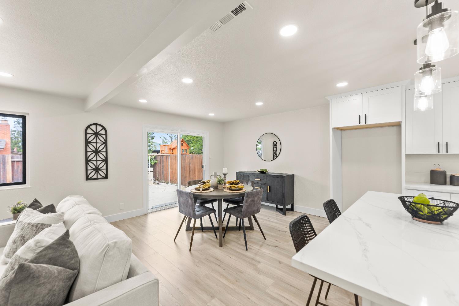 2407 Cordova Lane