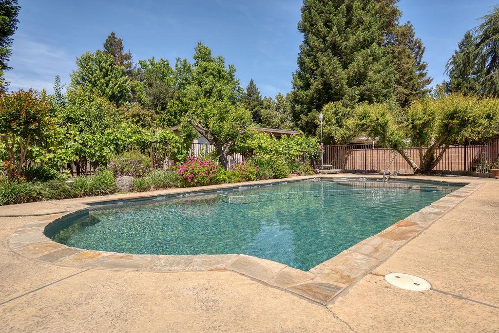 1031 N Daubenberger Road